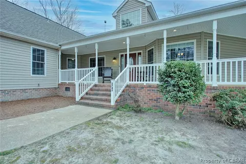 5743 Gockley Ln, Gloucester, VA 23061 photo 2