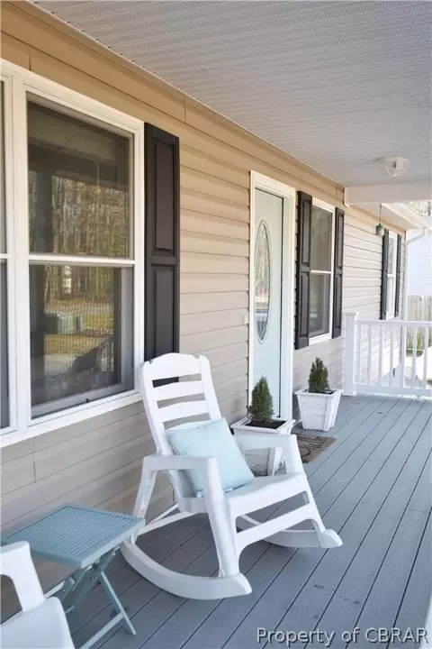 6163 Lamberth Ln, Gloucester, VA 23061 photo 2