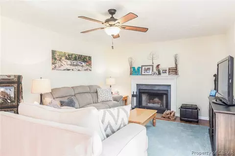 8246 Hamilton Dr, Gloucester, VA 23061 photo 19