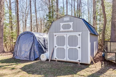 8246 Hamilton Dr, Gloucester, VA 23061 photo 39