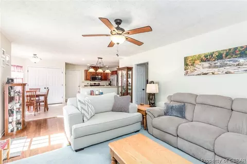 8246 Hamilton Dr, Gloucester, VA 23061 photo 18
