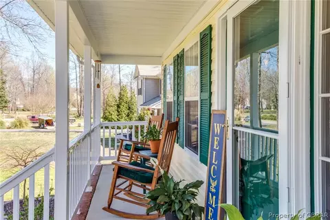 8246 Hamilton Dr, Gloucester, VA 23061 photo 5