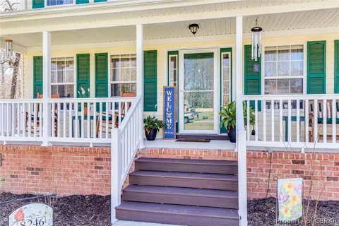 8246 Hamilton Dr, Gloucester, VA 23061 photo 4