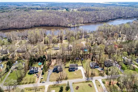 8246 Hamilton Dr, Gloucester, VA 23061 photo 49