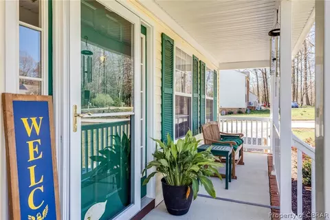 8246 Hamilton Dr, Gloucester, VA 23061 photo 6