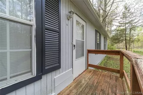 9221 Davenport Rd, Gloucester, VA 23061 photo 4