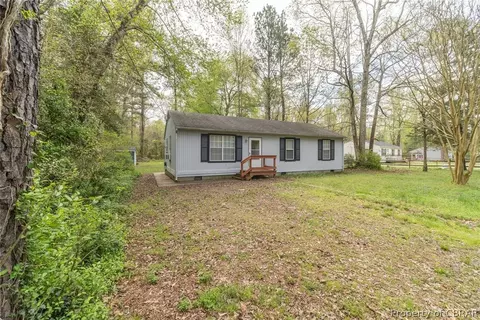 9221 Davenport Rd, Gloucester, VA 23061 photo 3