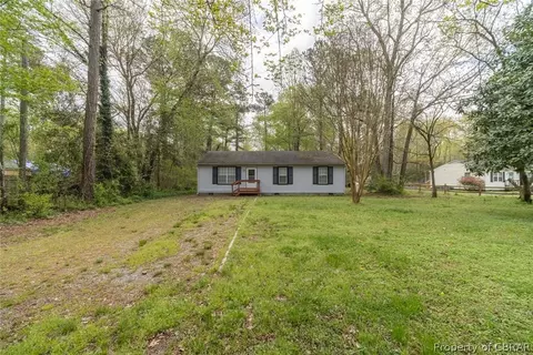 9221 Davenport Rd, Gloucester, VA 23061 photo 1