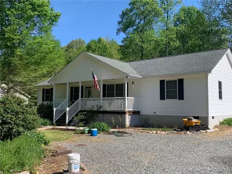6219 Glenns Rd, Gloucester, VA 23061 photo 1