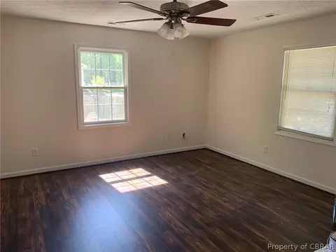 6219 Glenns Rd, Gloucester, VA 23061 photo 5