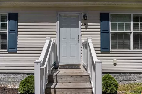 7684 Roaring Springs Rd, Gloucester, VA 23061 photo 5