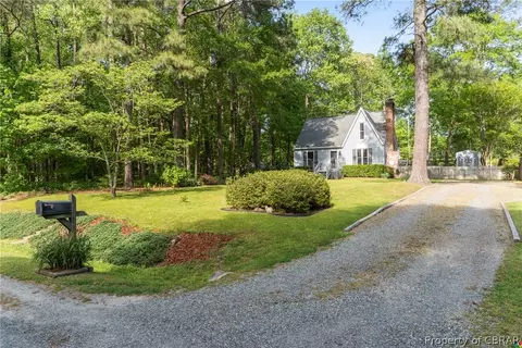 6349 Corbin Ct, Gloucester, VA 23061 photo 2