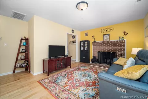 6349 Corbin Ct, Gloucester, VA 23061 photo 9