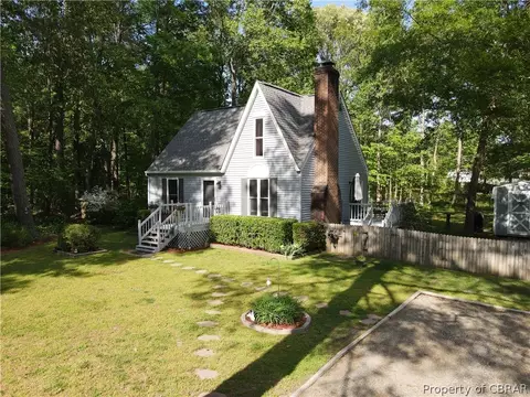 6349 Corbin Ct, Gloucester, VA 23061 photo 8