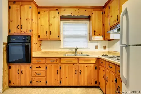 205 Prince James Dr, Hampton, VA 23669 photo 6