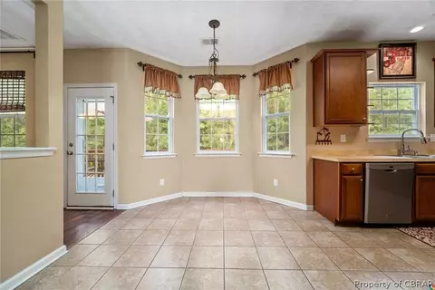 2004 Merrick Dr, Hayes, VA 23072 photo 12