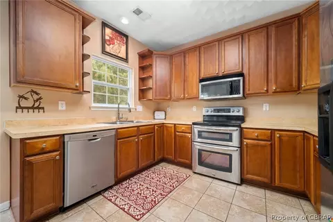 2004 Merrick Dr, Hayes, VA 23072 photo 13