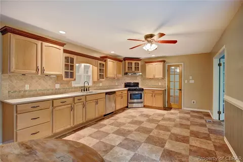 7181 Wilson Cir, Gloucester, VA 23061 photo 7