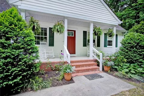 7181 Wilson Cir, Gloucester, VA 23061 photo 3