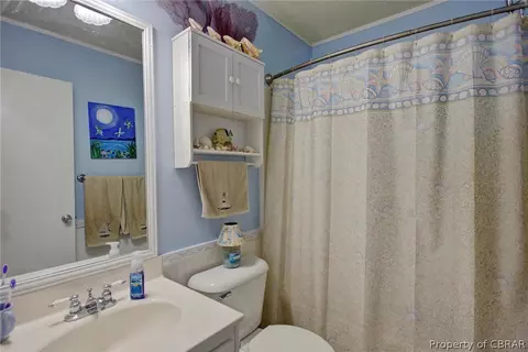 8090 Kitchener Dr, Gloucester, VA 23061 photo 9