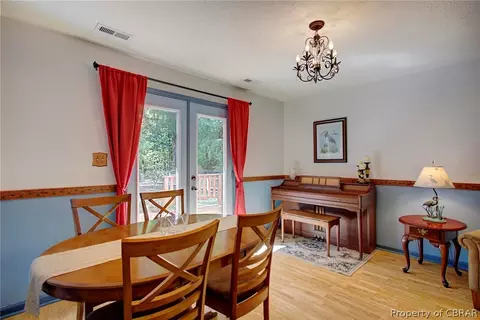 8090 Kitchener Dr, Gloucester, VA 23061 photo 5