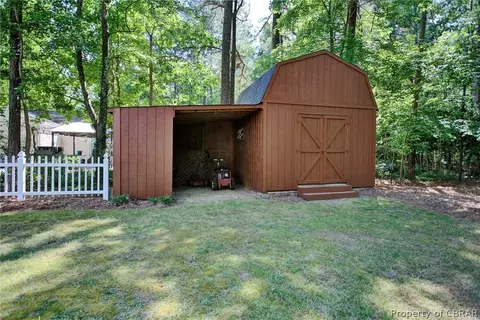 8090 Kitchener Dr, Gloucester, VA 23061 photo 20