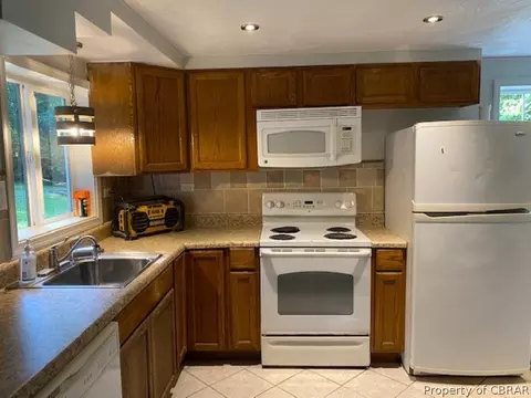 3718 Sycamore Ln, Gloucester, VA 23061 photo 4