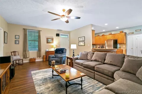 6652 Mary Sutton Ln, Gloucester, VA 23061 photo 11