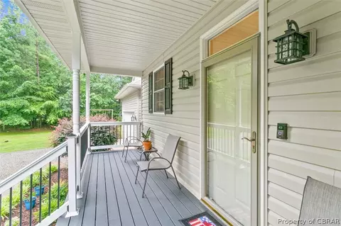6652 Mary Sutton Ln, Gloucester, VA 23061 photo 4