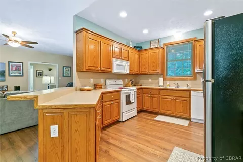 6652 Mary Sutton Ln, Gloucester, VA 23061 photo 15