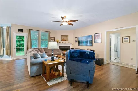 6652 Mary Sutton Ln, Gloucester, VA 23061 photo 9