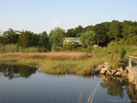 219 Wind Mill Point Rd, Hampton, VA 23664 photo 2