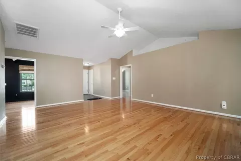 7412 Cox Cir, Gloucester, VA 23061 photo 8
