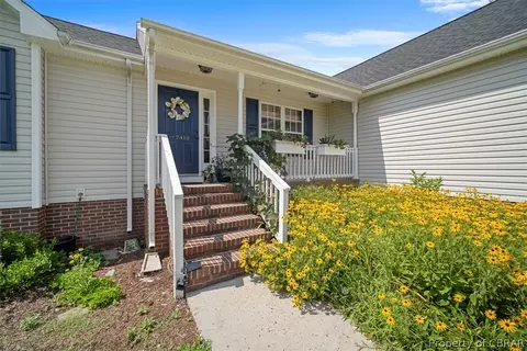 7412 Cox Cir, Gloucester, VA 23061 photo 5