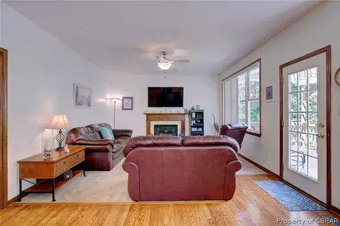6806 Bershak Ct, Gloucester, VA 23061 photo 13