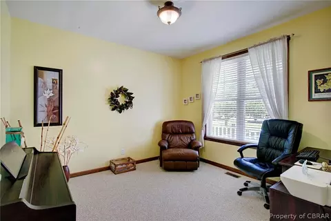 6806 Bershak Ct, Gloucester, VA 23061 photo 5