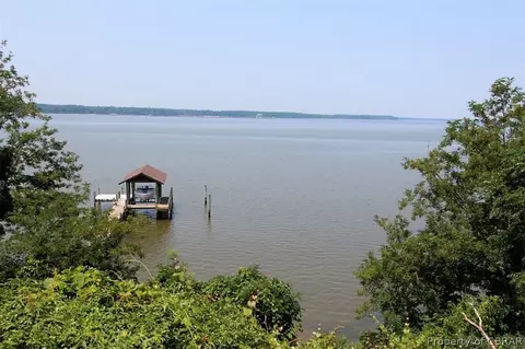 1668 Duke Rd, Gloucester Point, VA 23062 photo 6