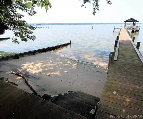1668 Duke Rd, Gloucester Point, VA 23062 photo 13