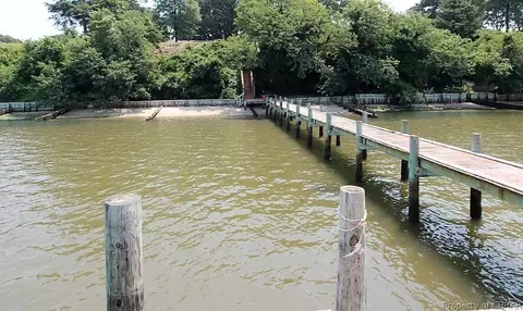 1668 Duke Rd, Gloucester Point, VA 23062 photo 19