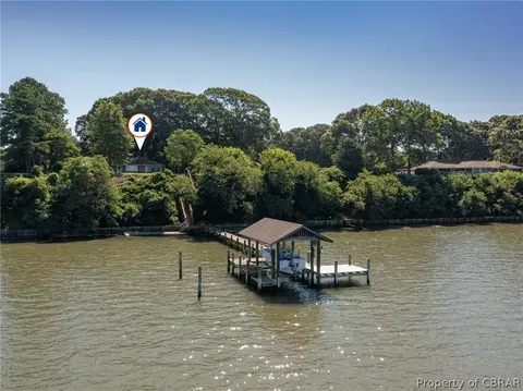 1668 Duke Rd, Gloucester Point, VA 23062 photo 3