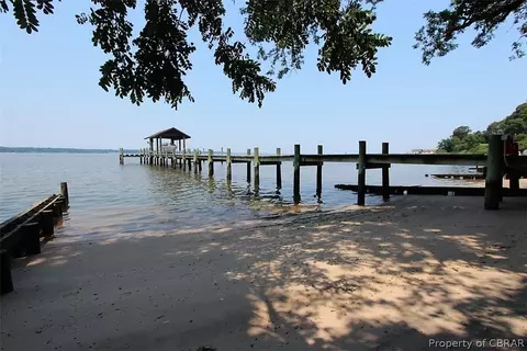 1668 Duke Rd, Gloucester Point, VA 23062 photo 14