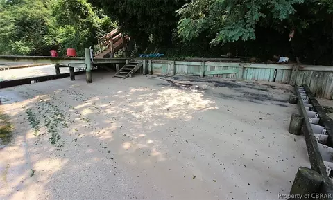 1668 Duke Rd, Gloucester Point, VA 23062 photo 15