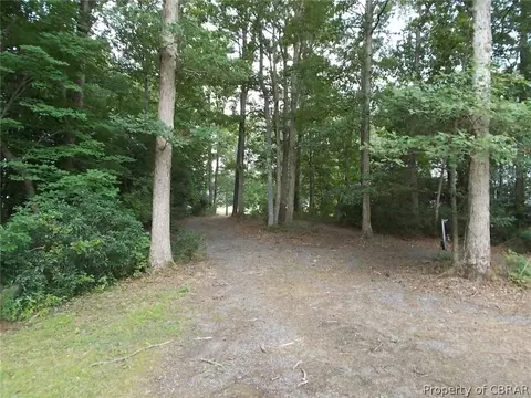 4945 Chestnut Fork Rd, Gloucester, VA 23061 photo 12
