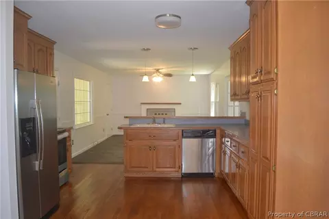 6896 Seawell Ave, Gloucester, VA 23061 photo 10