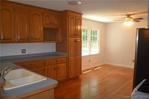 6896 Seawell Ave, Gloucester, VA 23061 photo 8