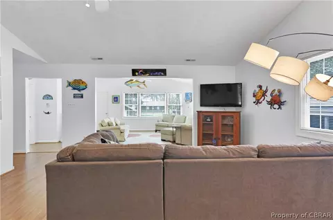 8198 Riverview Dr, Gloucester, VA 23061 photo 12
