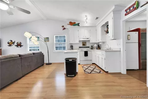 8198 Riverview Dr, Gloucester, VA 23061 photo 15
