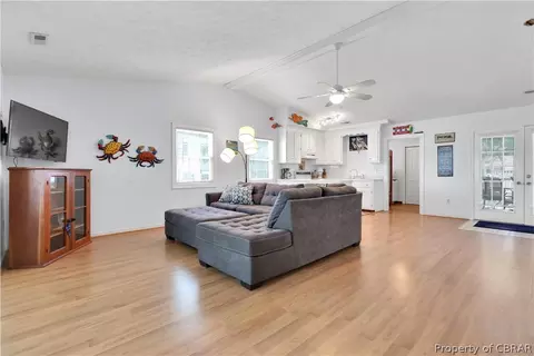 8198 Riverview Dr, Gloucester, VA 23061 photo 11