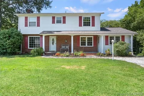 7511 Tyndall Dr, Gloucester Point, VA 23062 photo 2