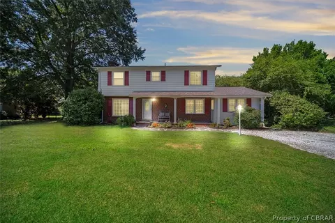7511 Tyndall Dr, Gloucester Point, VA 23062 photo 1